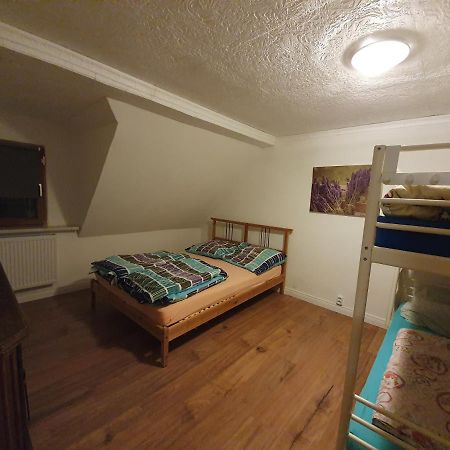 Dachgeschosswohnung In Neumuenster 2 Zimmer Zewnętrze zdjęcie